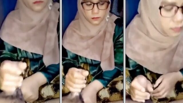 Bu Guru Memiliki Kemampuan Coliin Sampe Crot Banyak